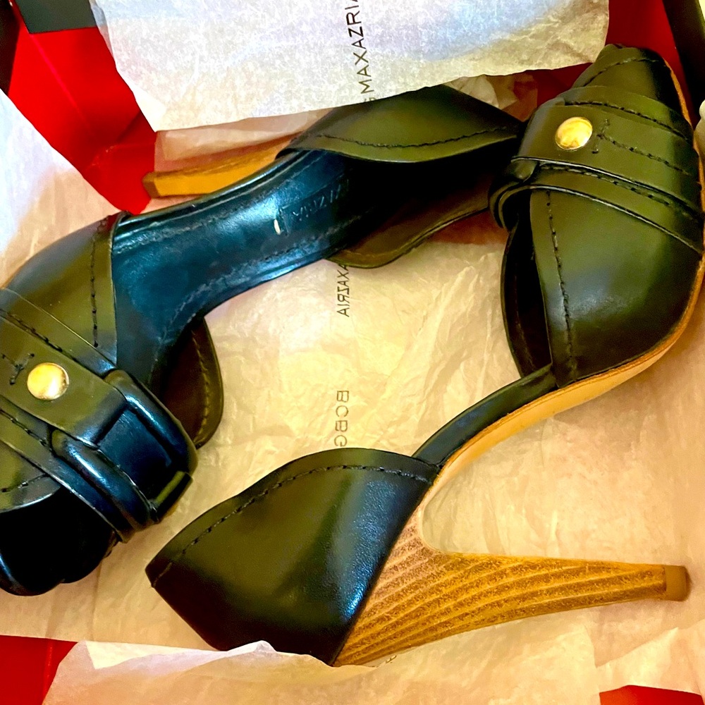 BCBG MAX AZRIA - SOFT BLACK LEATHER open toed pumps! Unique “Wooden” Heel!